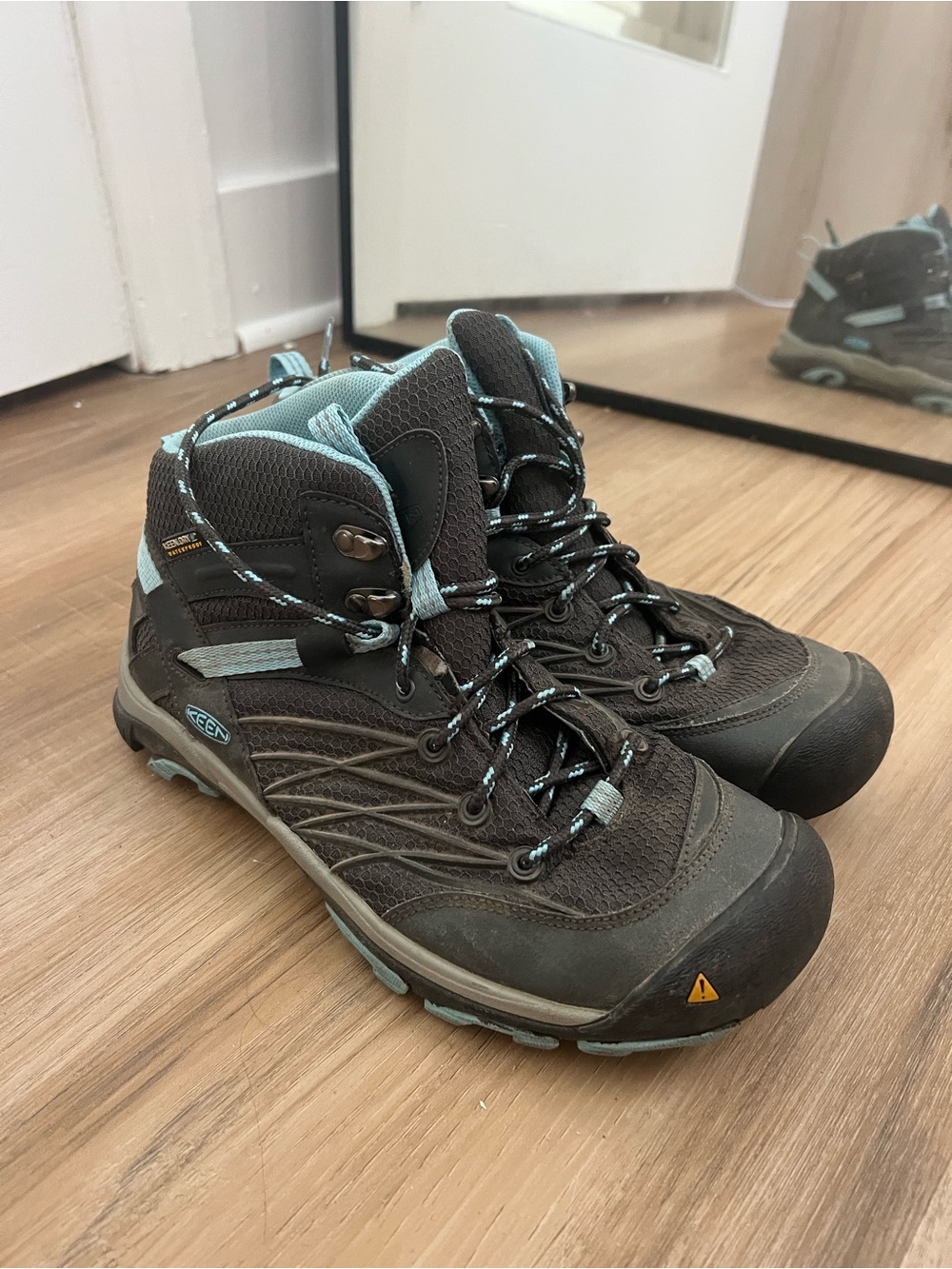 Keen Women's Lace-Up Hiking Boots in Dark Brown and Teal